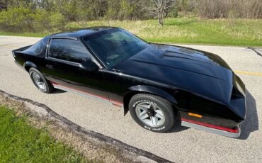 Chevrolet-Camaro-z28-1984-Black-Gray-10