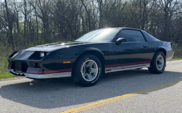 Chevrolet-Camaro-z28-1984-Black-Gray-12