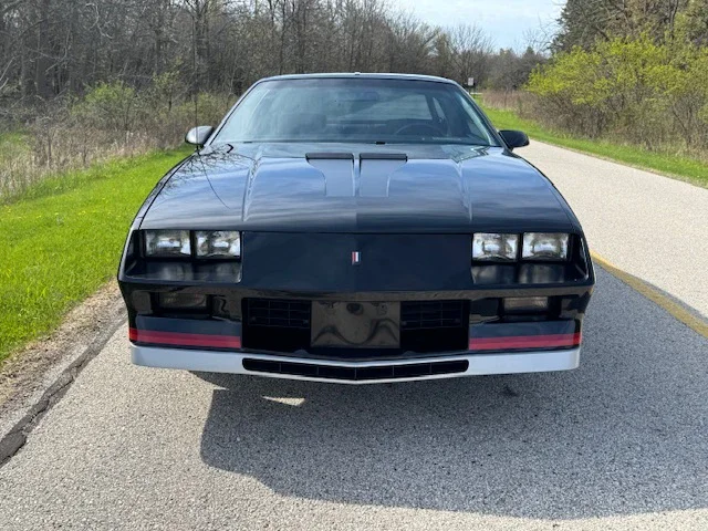 Chevrolet-Camaro-z28-1984-Black-Gray-14