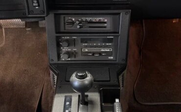 Chevrolet-Camaro-z28-1984-Black-Gray-2