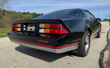 Chevrolet-Camaro-z28-1984-Black-Gray-8