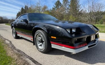 Chevrolet-Camaro-z28-1984-Black-Gray-9
