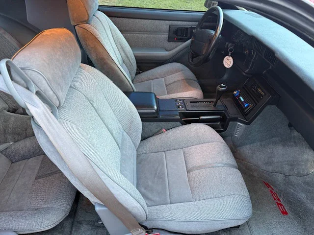 Chevrolet-Camaro-z28-coupe-1991-Red-Gray-6