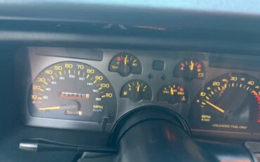Chevrolet-Camaro-z28-coupe-1991-Red-Gray-9