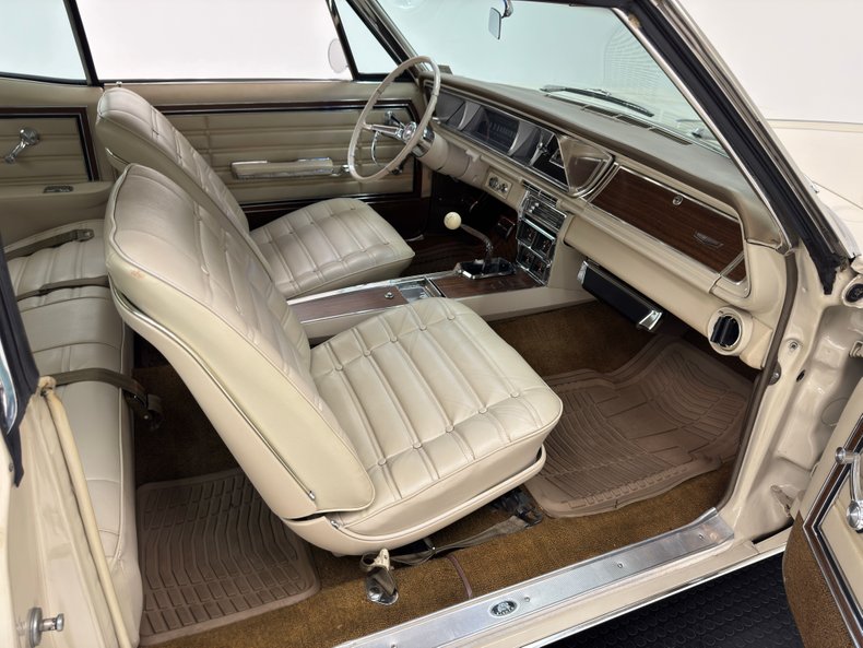 Chevrolet-Caprice-1966-Cameo-Beige-Fawn-32