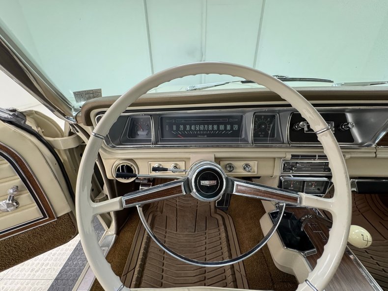 Chevrolet-Caprice-1966-Cameo-Beige-Fawn-34