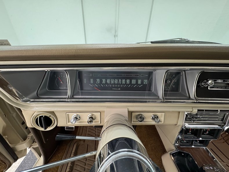 Chevrolet-Caprice-1966-Cameo-Beige-Fawn-35