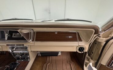 Chevrolet-Caprice-1966-Cameo-Beige-Fawn-38