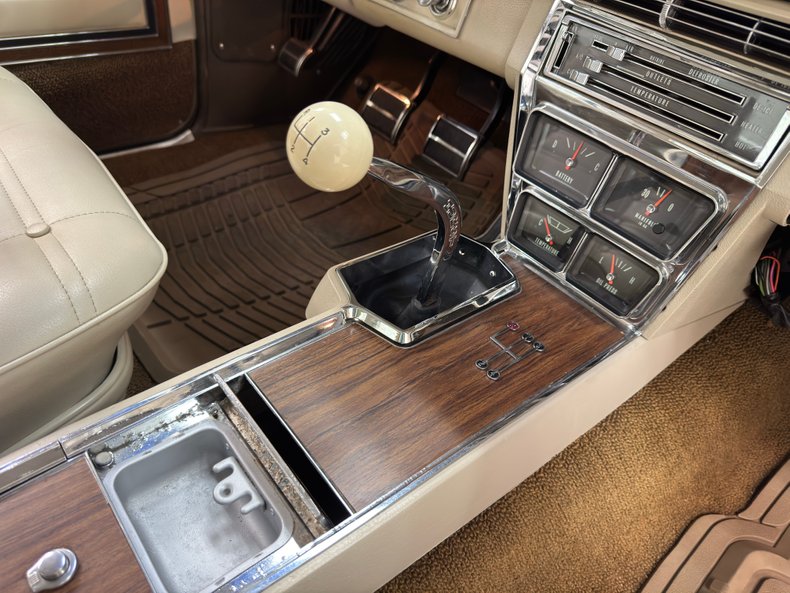 Chevrolet-Caprice-1966-Cameo-Beige-Fawn-39
