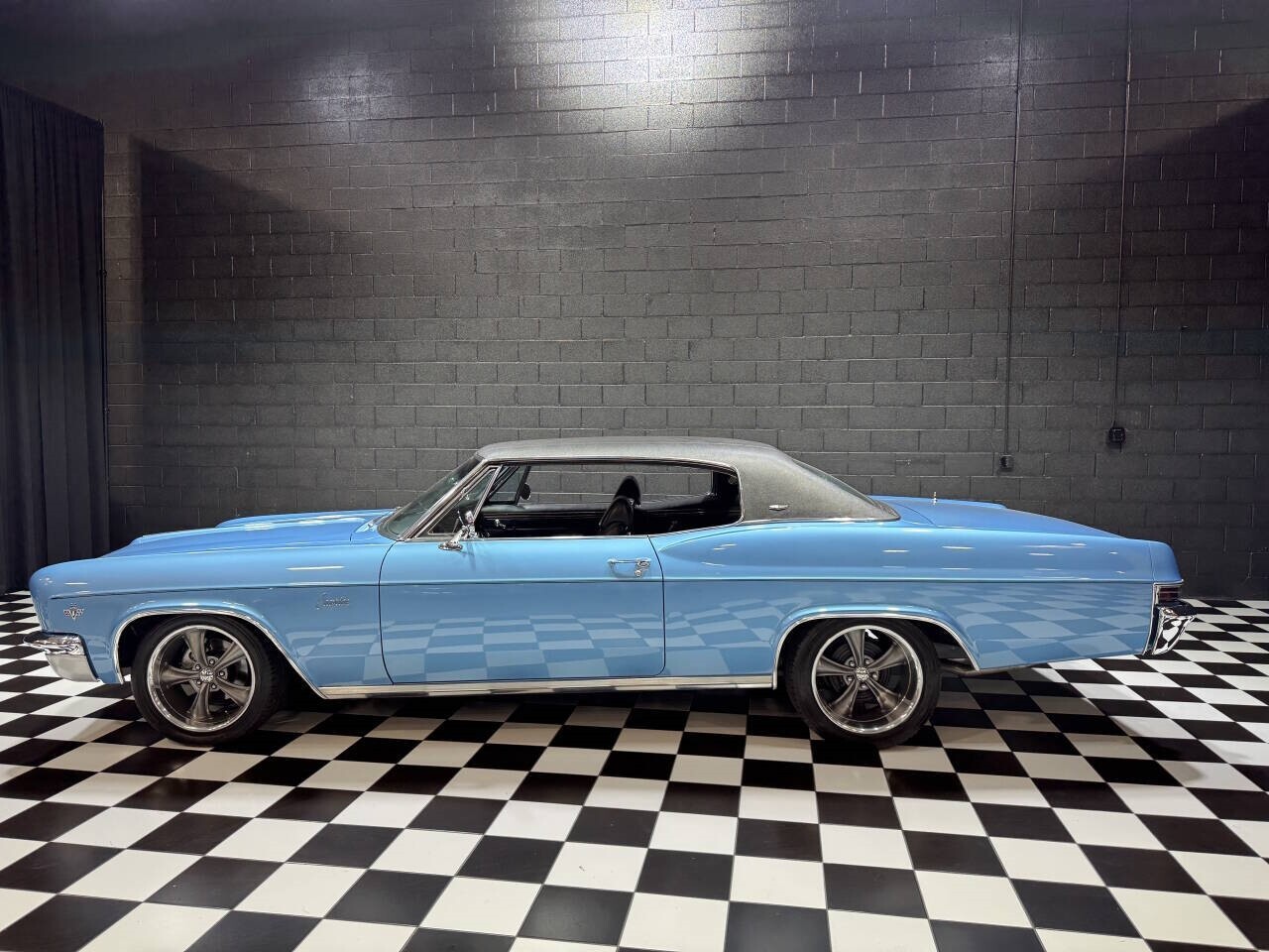 Chevrolet-Caprice-1966-Coupe-9