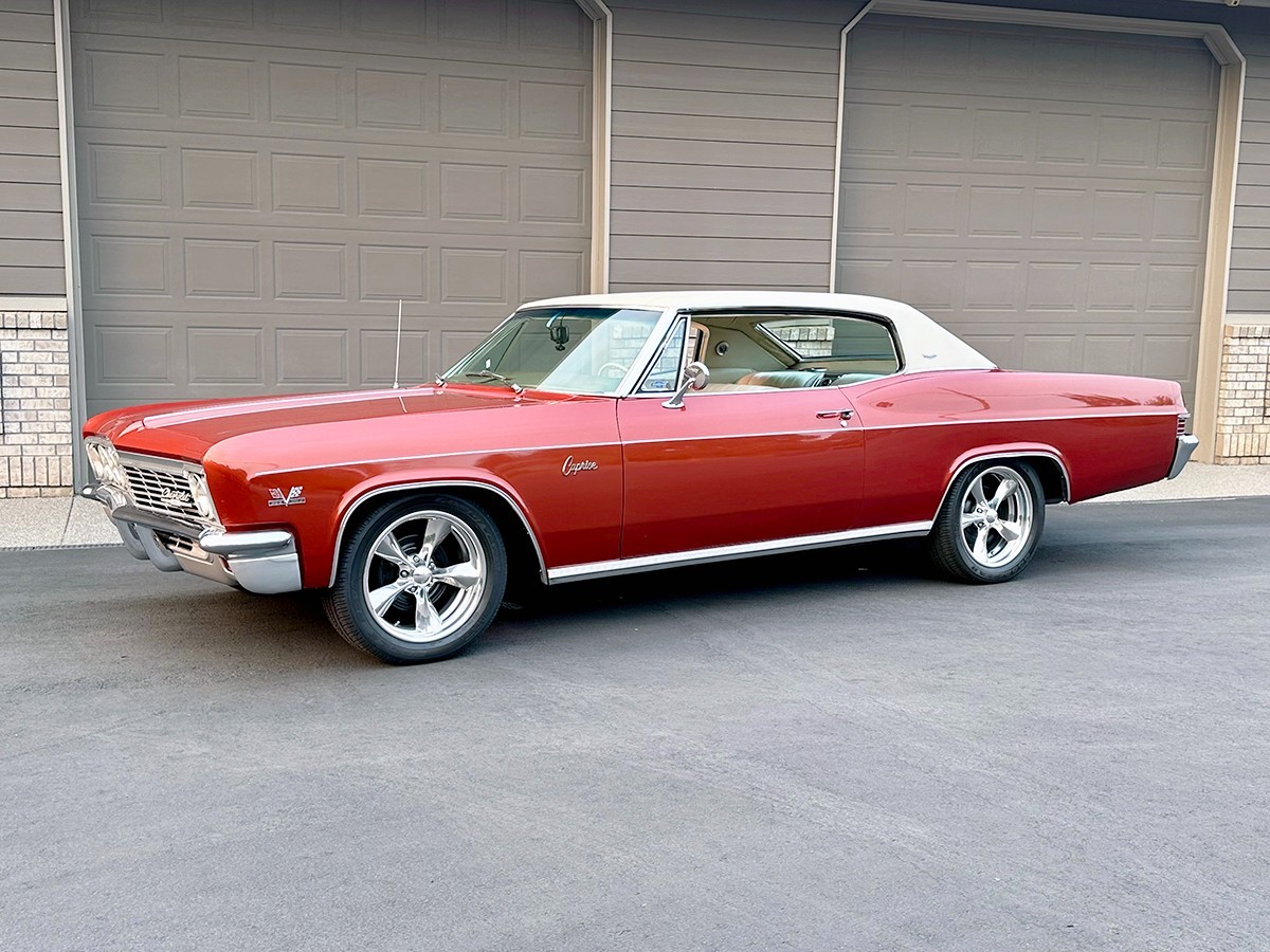 Chevrolet-Caprice-1966-Hardtop-2