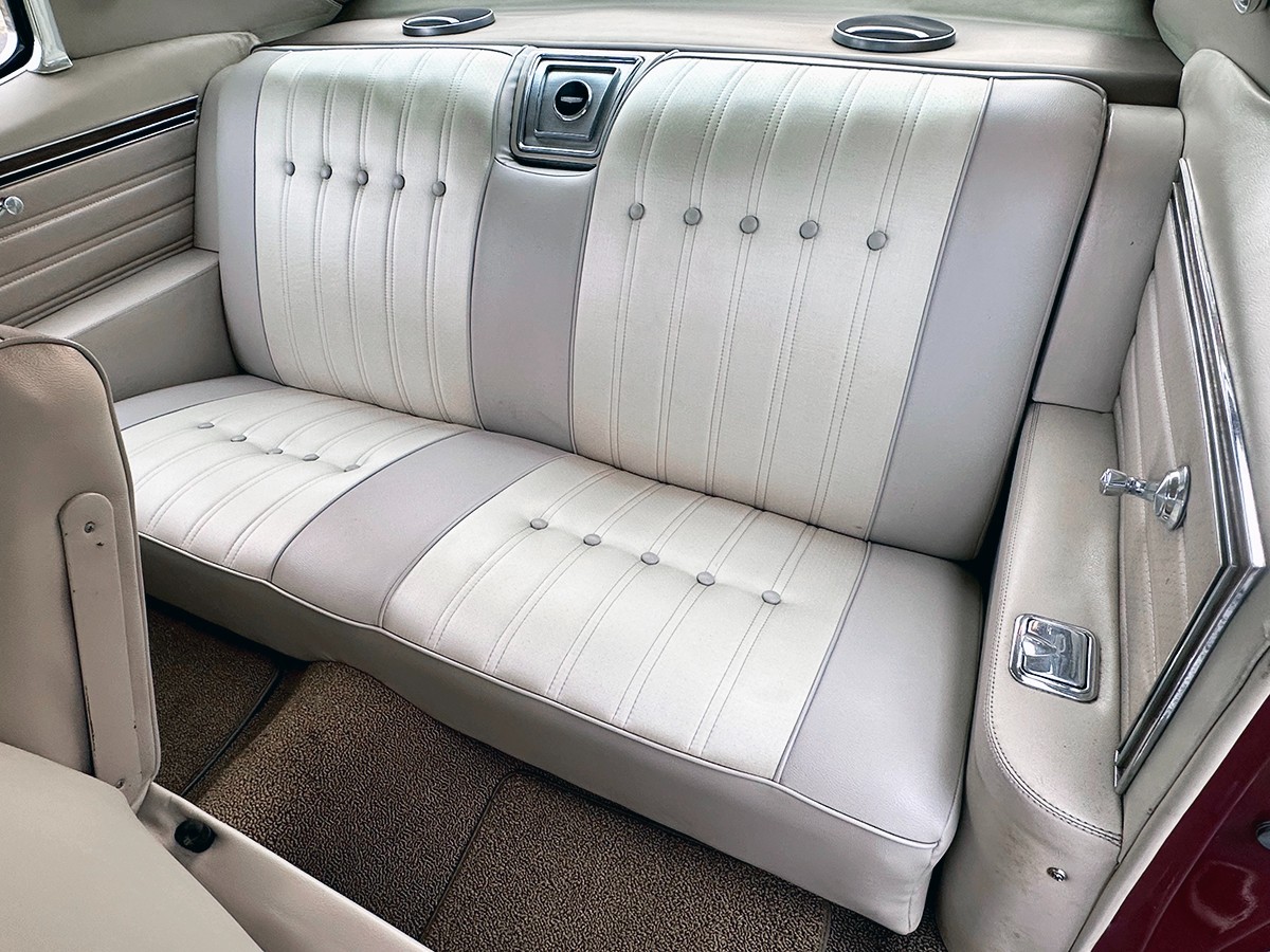 Chevrolet-Caprice-1966-Hardtop-28