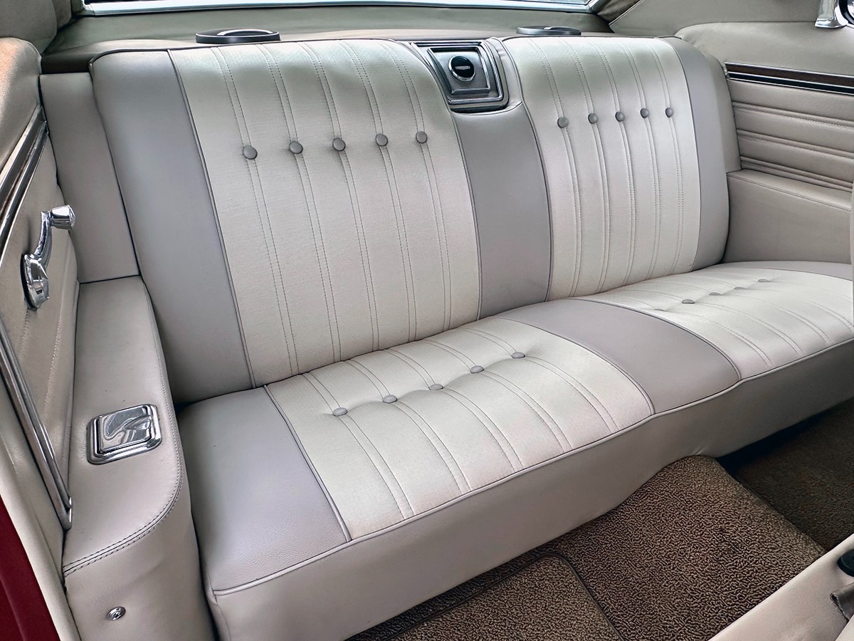 Chevrolet-Caprice-1966-Hardtop-31