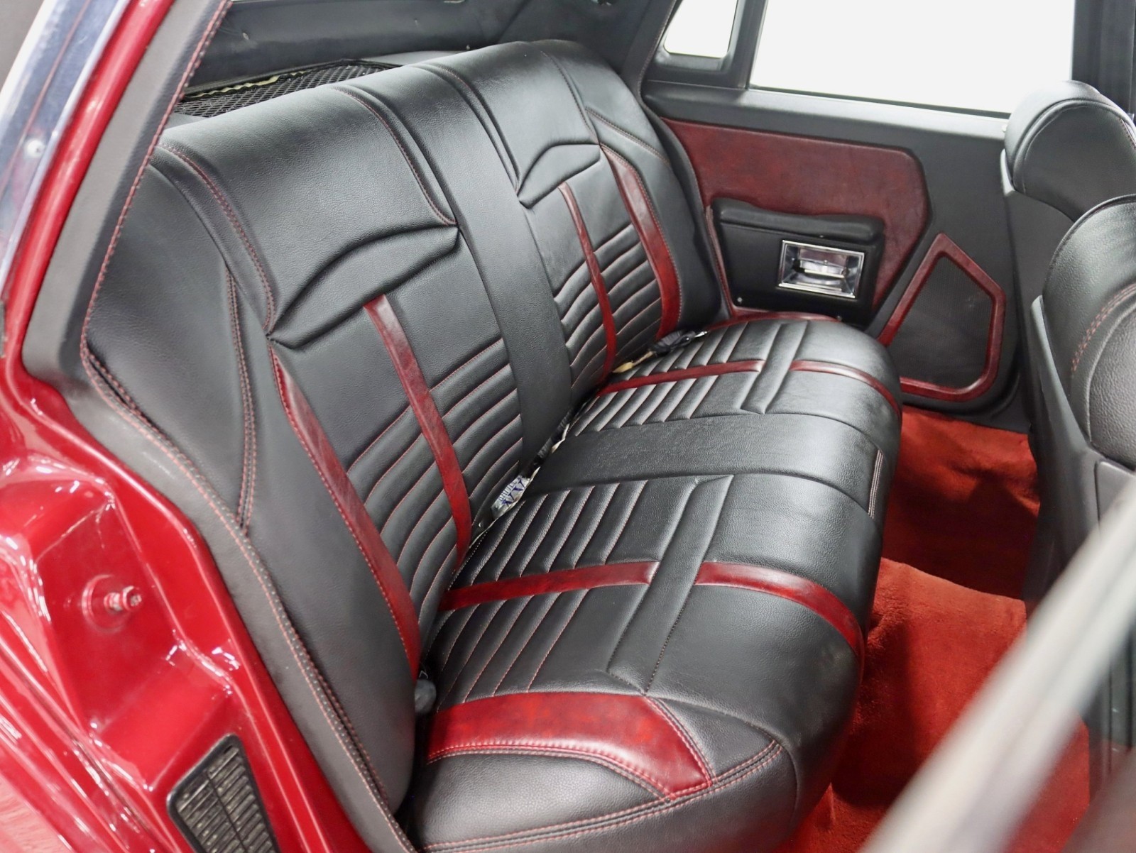Chevrolet-Caprice-1984-Sedan-22