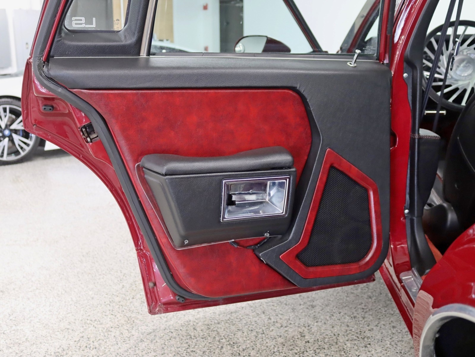 Chevrolet-Caprice-1984-Sedan-28