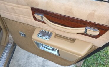 Chevrolet-Caprice-1987-Sedan-13