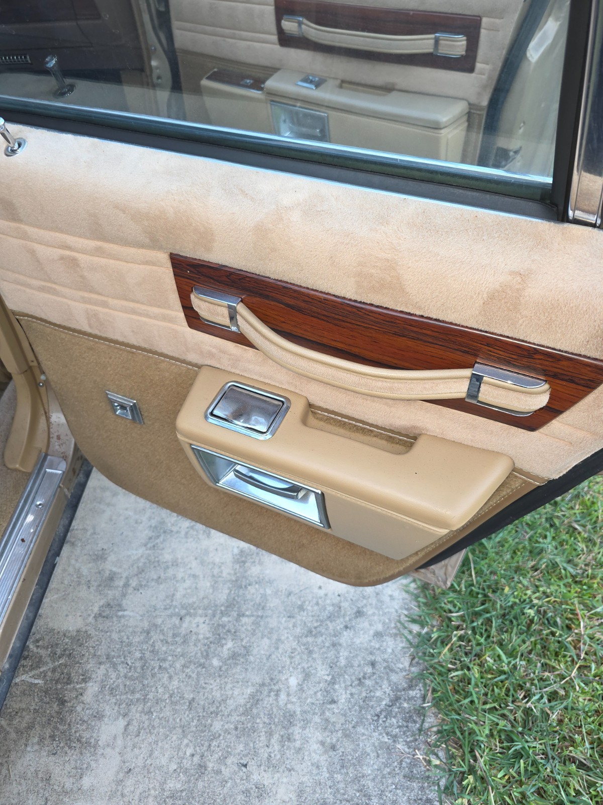 Chevrolet-Caprice-1987-Sedan-13