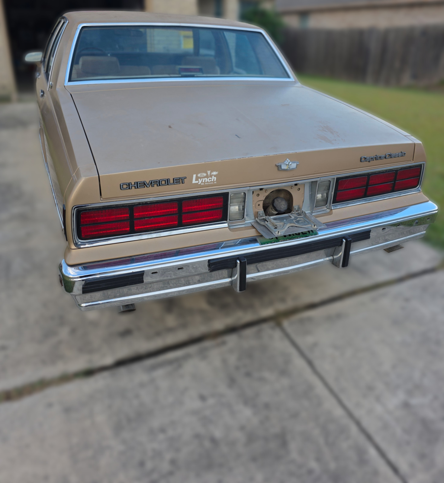 Chevrolet-Caprice-1987-Sedan-3