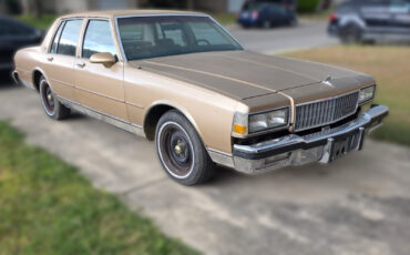 Chevrolet-Caprice-1987-Sedan