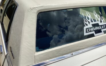 Chevrolet-Caprice-classic-brougham-sedan-1989-White-Blue-14