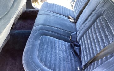 Chevrolet-Caprice-classic-brougham-sedan-1989-White-Blue-19