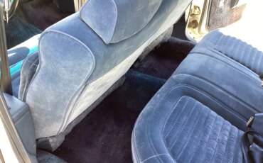Chevrolet-Caprice-classic-brougham-sedan-1989-White-Blue-20