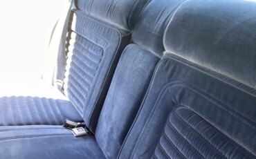 Chevrolet-Caprice-classic-brougham-sedan-1989-White-Blue-3