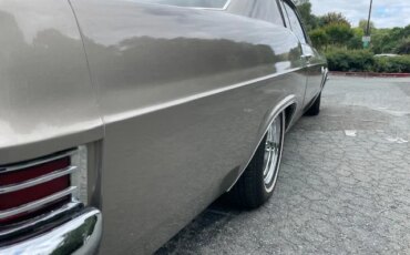 Chevrolet-Caprice-classic-coupe-1966-Brown-Off-White-14
