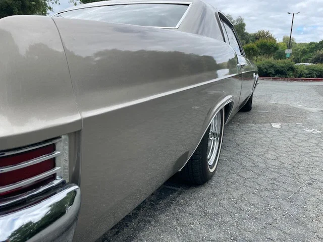Chevrolet-Caprice-classic-coupe-1966-Brown-Off-White-14