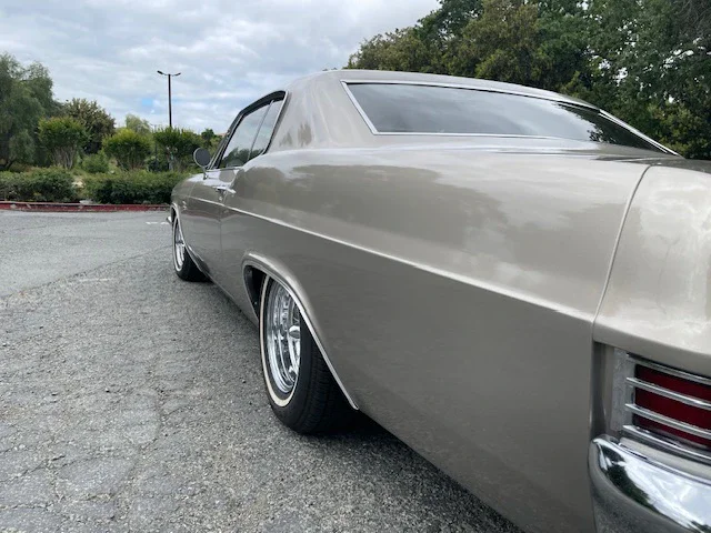 Chevrolet-Caprice-classic-coupe-1966-Brown-Off-White-15