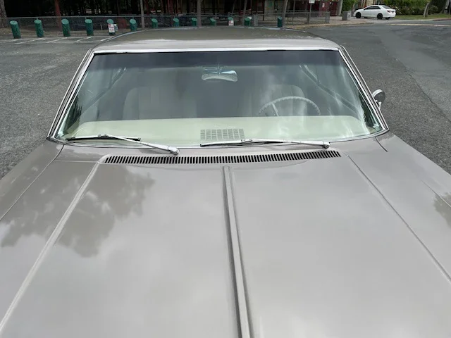 Chevrolet-Caprice-classic-coupe-1966-Brown-Off-White-19