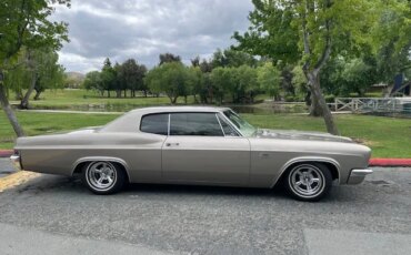 Chevrolet-Caprice-classic-coupe-1966-Brown-Off-White-2