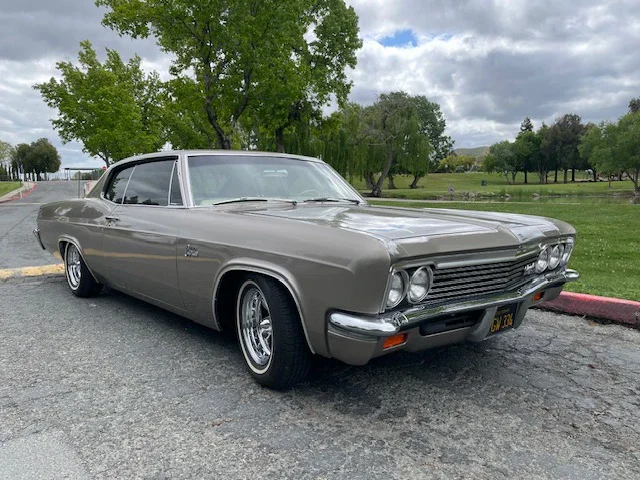 Chevrolet-Caprice-classic-coupe-1966-Brown-Off-White-3