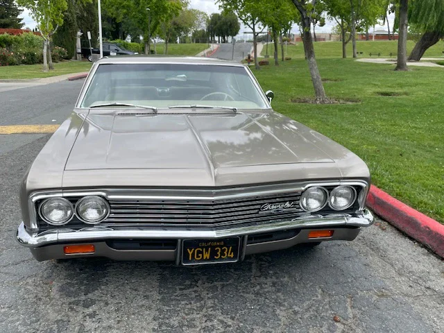 Chevrolet-Caprice-classic-coupe-1966-Brown-Off-White-4