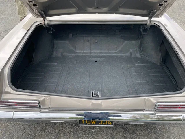 Chevrolet-Caprice-classic-coupe-1966-Brown-Off-White-9