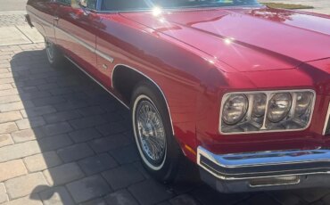 Chevrolet-Caprice-classic-coupe-1975-Red-White-3