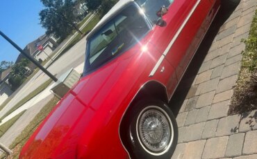Chevrolet-Caprice-classic-coupe-1975-Red-White-6