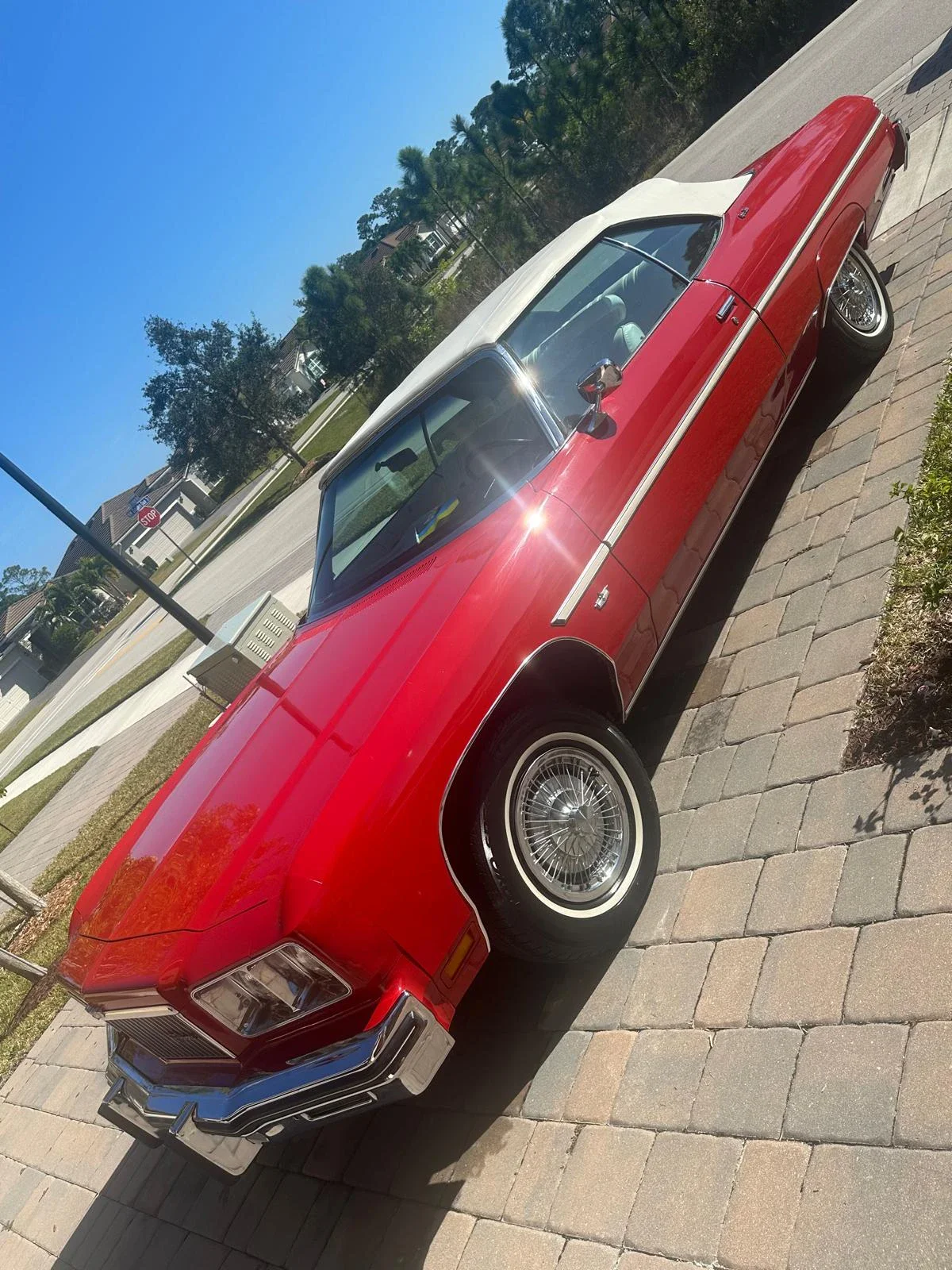 Chevrolet-Caprice-classic-coupe-1975-Red-White-6