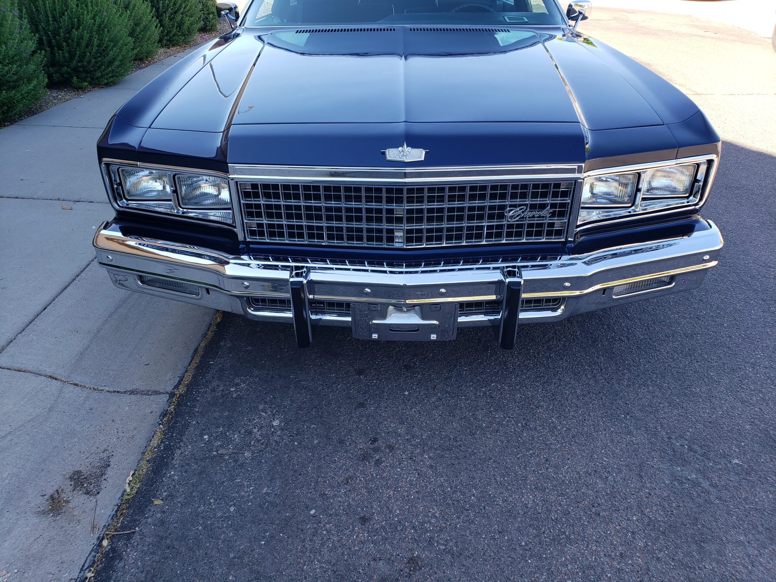 Chevrolet-Caprice-classic-coupe-1976-Blue-Blue-1