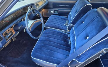 Chevrolet-Caprice-classic-coupe-1976-Blue-Blue-3