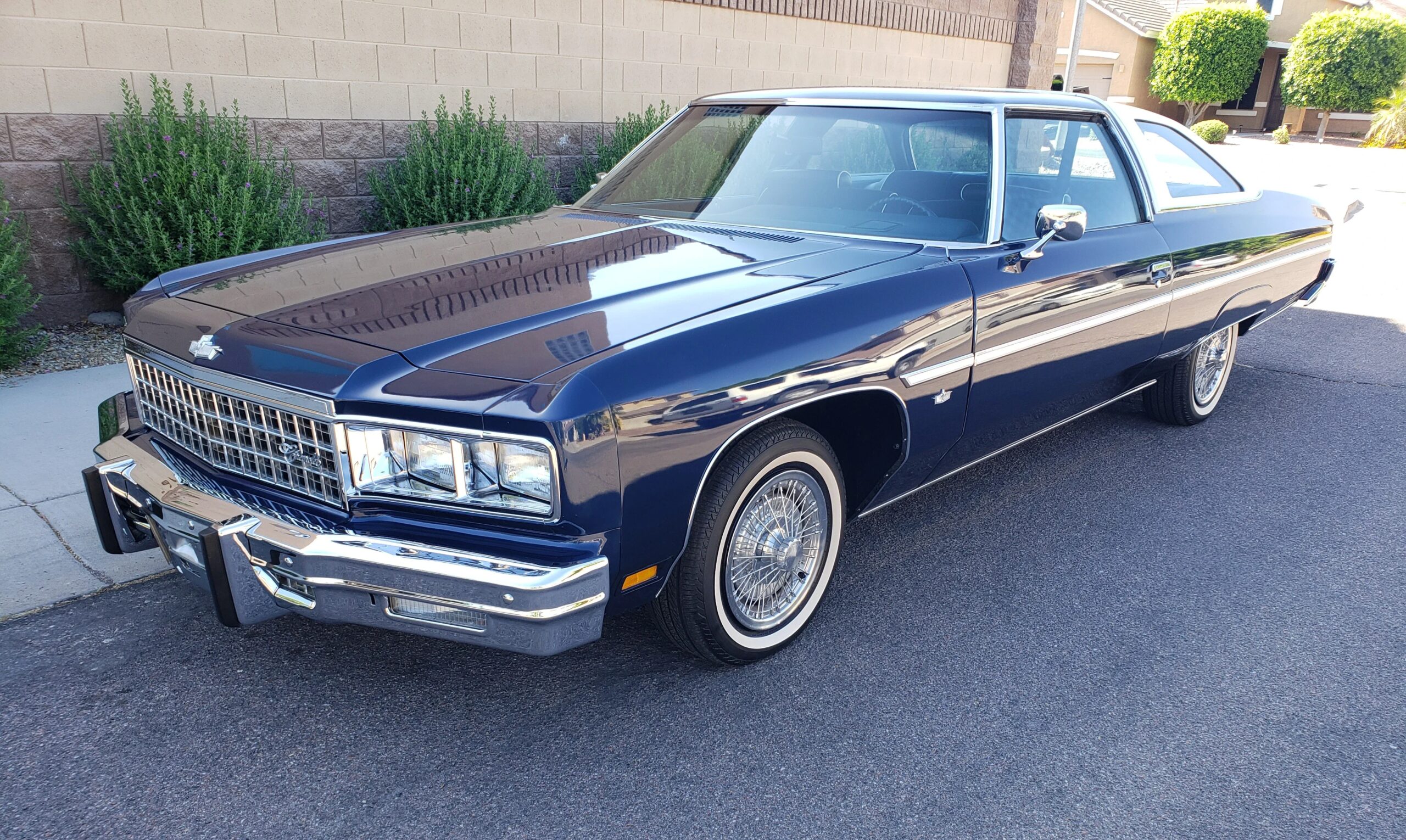 Chevrolet-Caprice-classic-coupe-1976-Blue-Blue