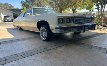 Chevrolet-Caprice-classic-coupe-1976-Yellow-Beige-13