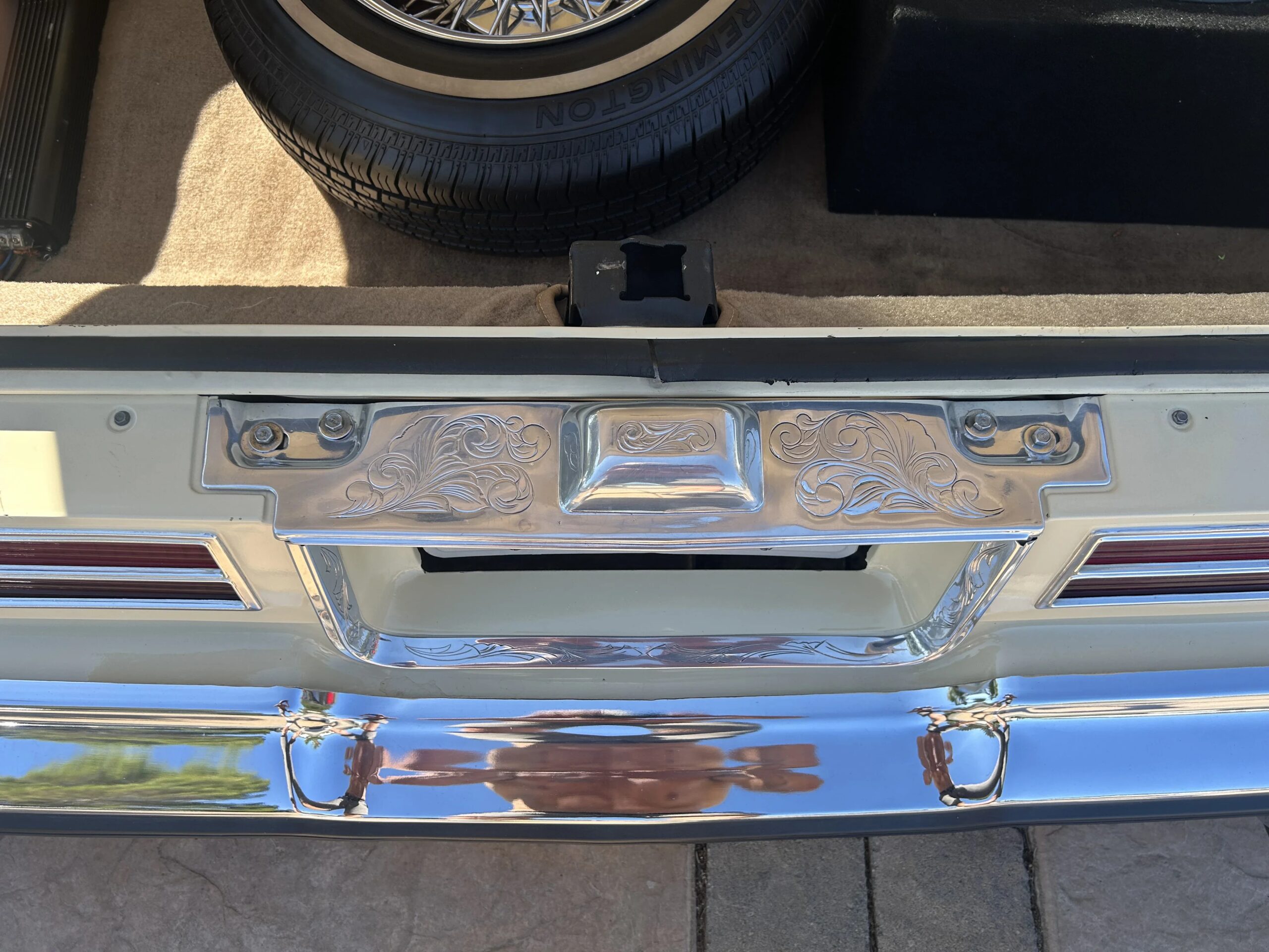 Chevrolet-Caprice-classic-coupe-1976-Yellow-Beige-17