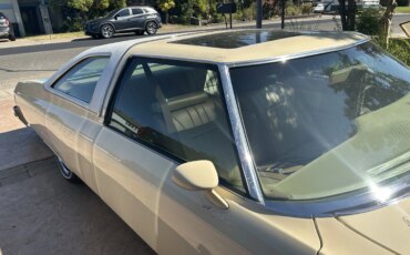 Chevrolet-Caprice-classic-coupe-1976-Yellow-Beige-18