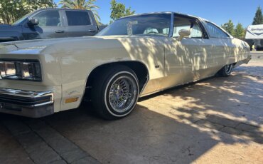 Chevrolet-Caprice-classic-coupe-1976-Yellow-Beige-5