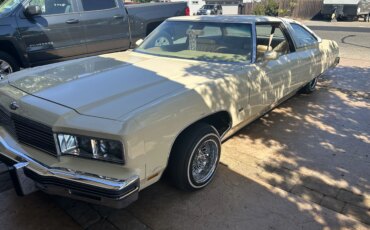 Chevrolet-Caprice-classic-coupe-1976-Yellow-Beige-6