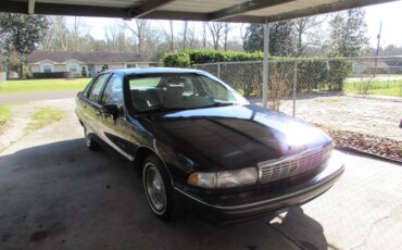 Chevrolet-Caprice-classic-sedan-1991-Blue-Gray-1