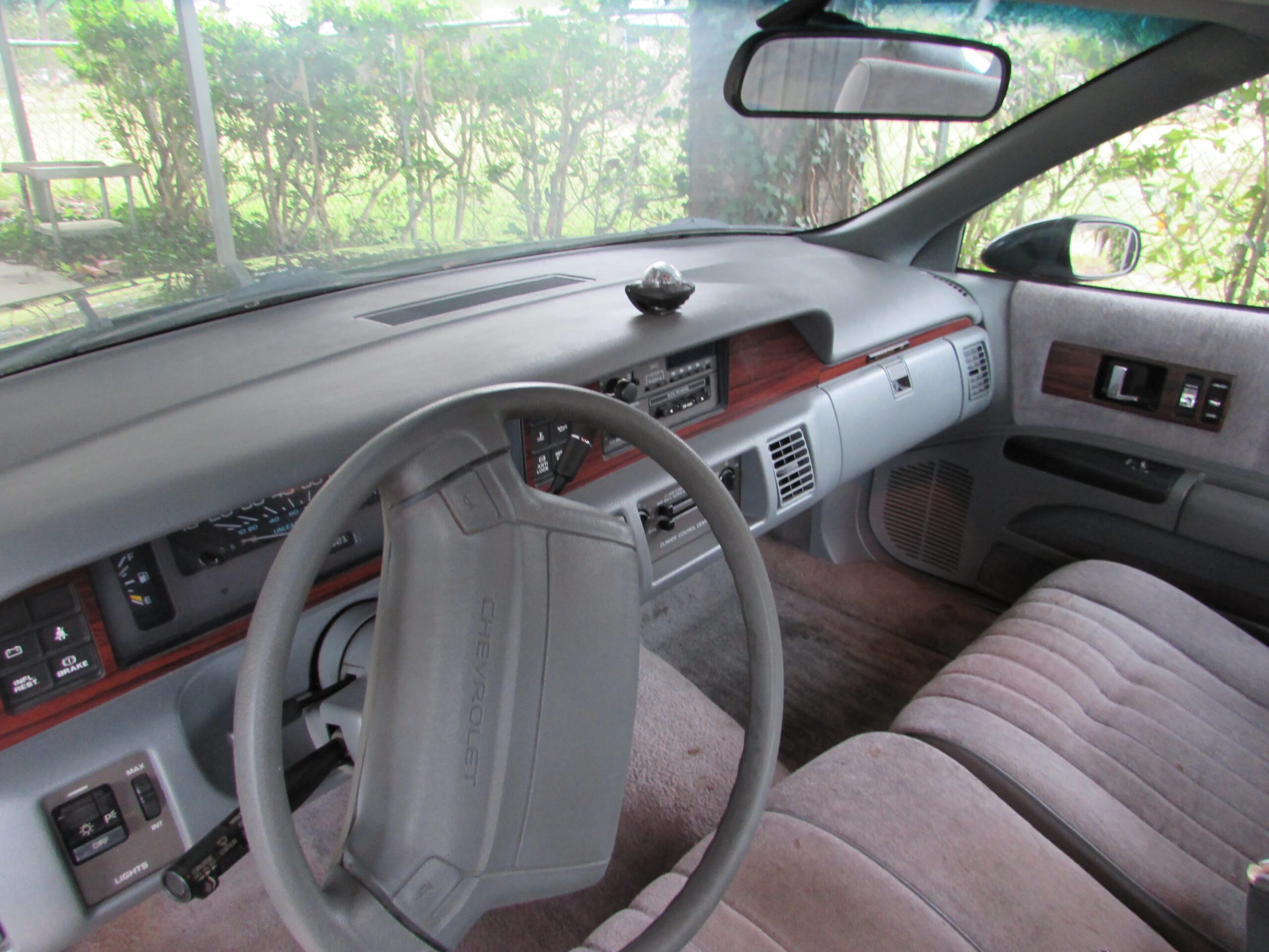 Chevrolet-Caprice-classic-sedan-1991-Blue-Gray-11