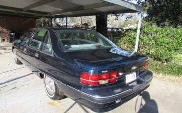 Chevrolet-Caprice-classic-sedan-1991-Blue-Gray-3