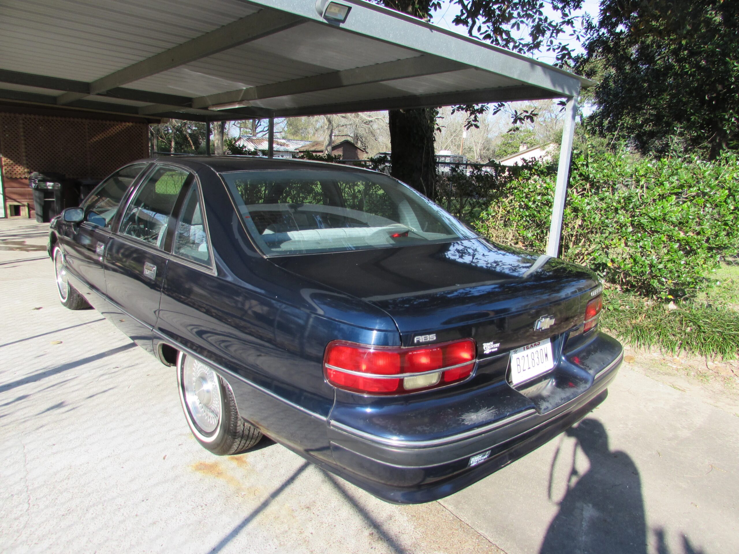 Chevrolet-Caprice-classic-sedan-1991-Blue-Gray-3